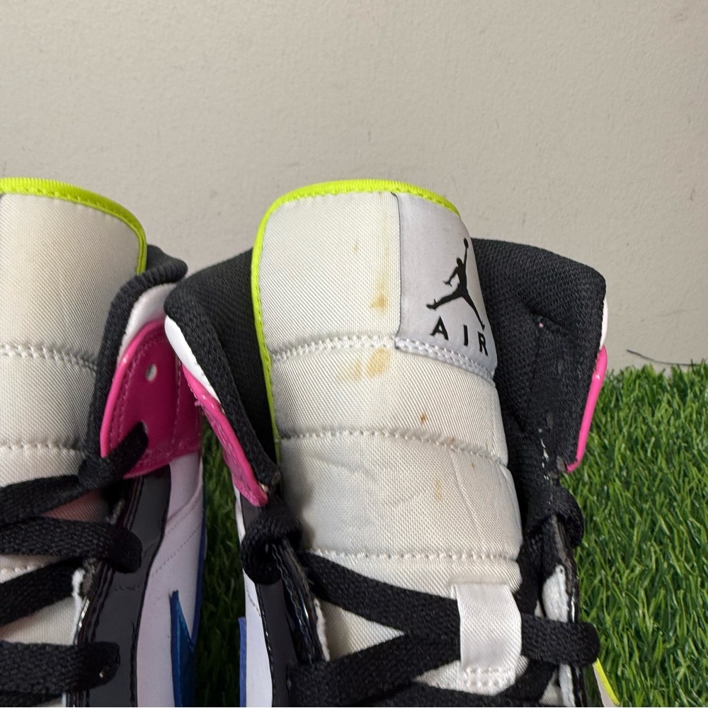 Nike Air Jordan 1 Mid SE Cyber Active Fuchsia Pink - Picture 10 of 13